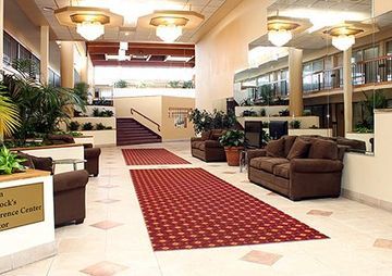 Отель Clarion And Conference Center Энн-Арбор Экстерьер фото